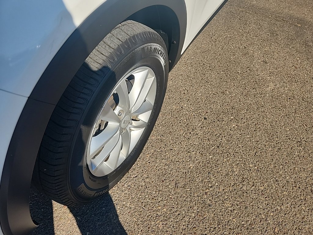 Used 2018 Kia Sorento FWD image 7