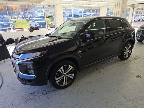 Used 2023 Mitsubishi Outlander Sport ES image 2