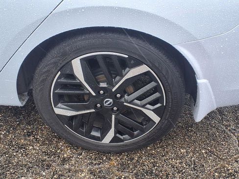 Used 2024 Nissan Versa SR w/ Trunk Package image 8