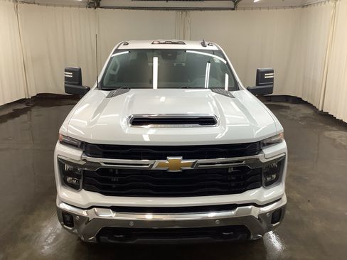 Used 2025 Chevrolet Silverado 3500 LT w/ Safety Package AWD/4WD image 2