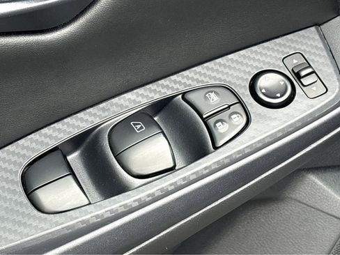 Used 2024 Nissan Sentra S FWD image 28