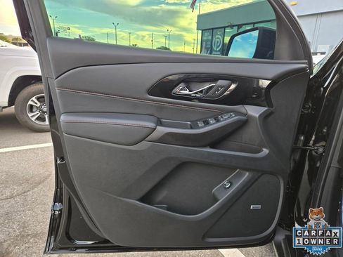 Used 2024 Chevrolet Traverse RS image 24