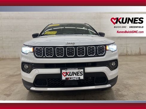 Used 2025 Jeep Compass Limited image 14