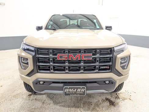 Used 2023 GMC Canyon AT4 w/ AT4 Premium Package AWD/4WD image 8