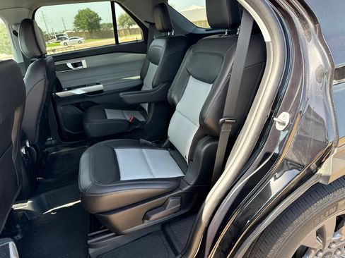 Used 2023 Ford Explorer XLT w/ Equipment Group 202A RWD image 11