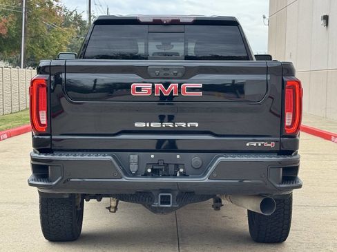 Used 2020 GMC Sierra 2500 AT4 w/ AT4 Premium Package image 4
