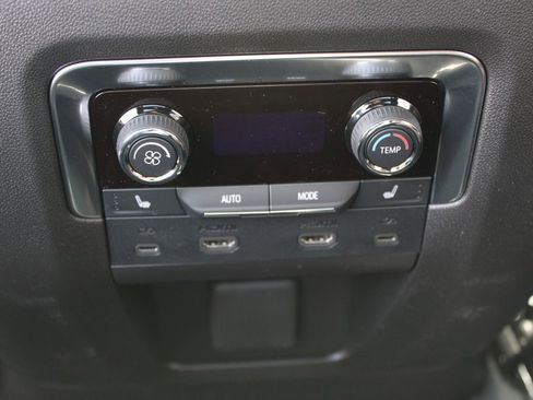 New 2026 Chevrolet Suburban High Country image 29