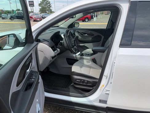 Used 2023 GMC Terrain SLT w/ Infotainment Package II AWD/4WD image 9