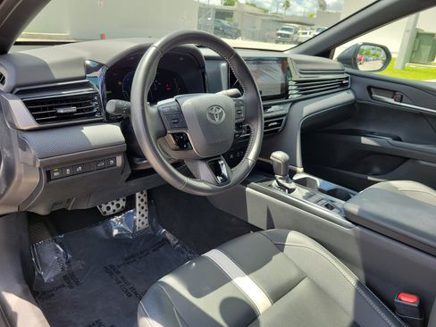 Used 2026 Toyota Camry SE FWD image 12