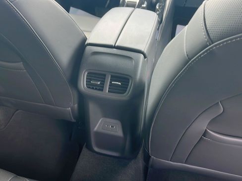 Used 2025 Buick Envision Preferred AWD/4WD image 27
