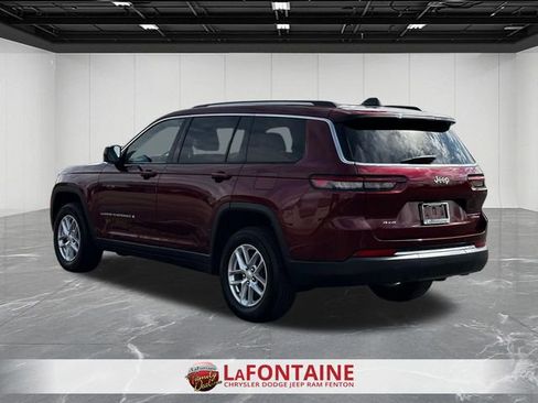 Used 2023 Jeep Grand Cherokee L Laredo w/ Luxury Tech Group I AWD/4WD image 3