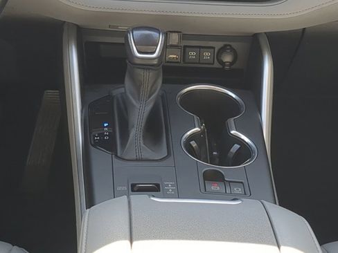 Used 2021 Toyota Highlander XLE image 17