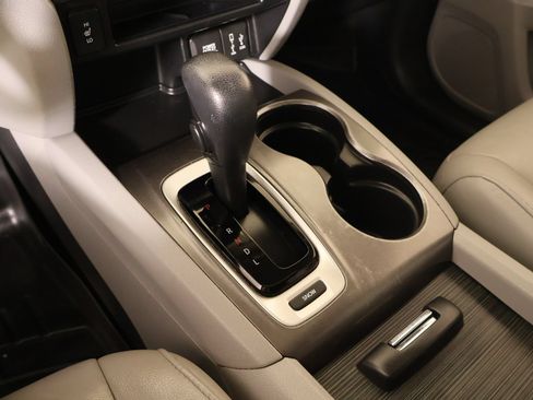 Used 2018 Honda Pilot EX-L image 8