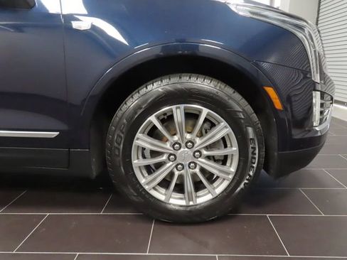 Used 2017 Cadillac XT5 Luxury w/ Driver Awareness Package FWD image 17
