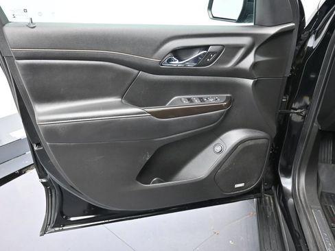 Used 2021 GMC Acadia AT4 w/ LPO, 'HIT The Road' Package AWD/4WD image 9