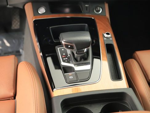 Certified 2023 Audi Q5 e Premium Plus w/ Premium Plus Package image 20