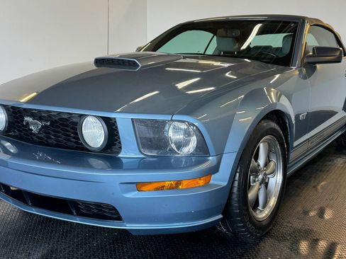 Used 2006 Ford Mustang GT Premium image 2