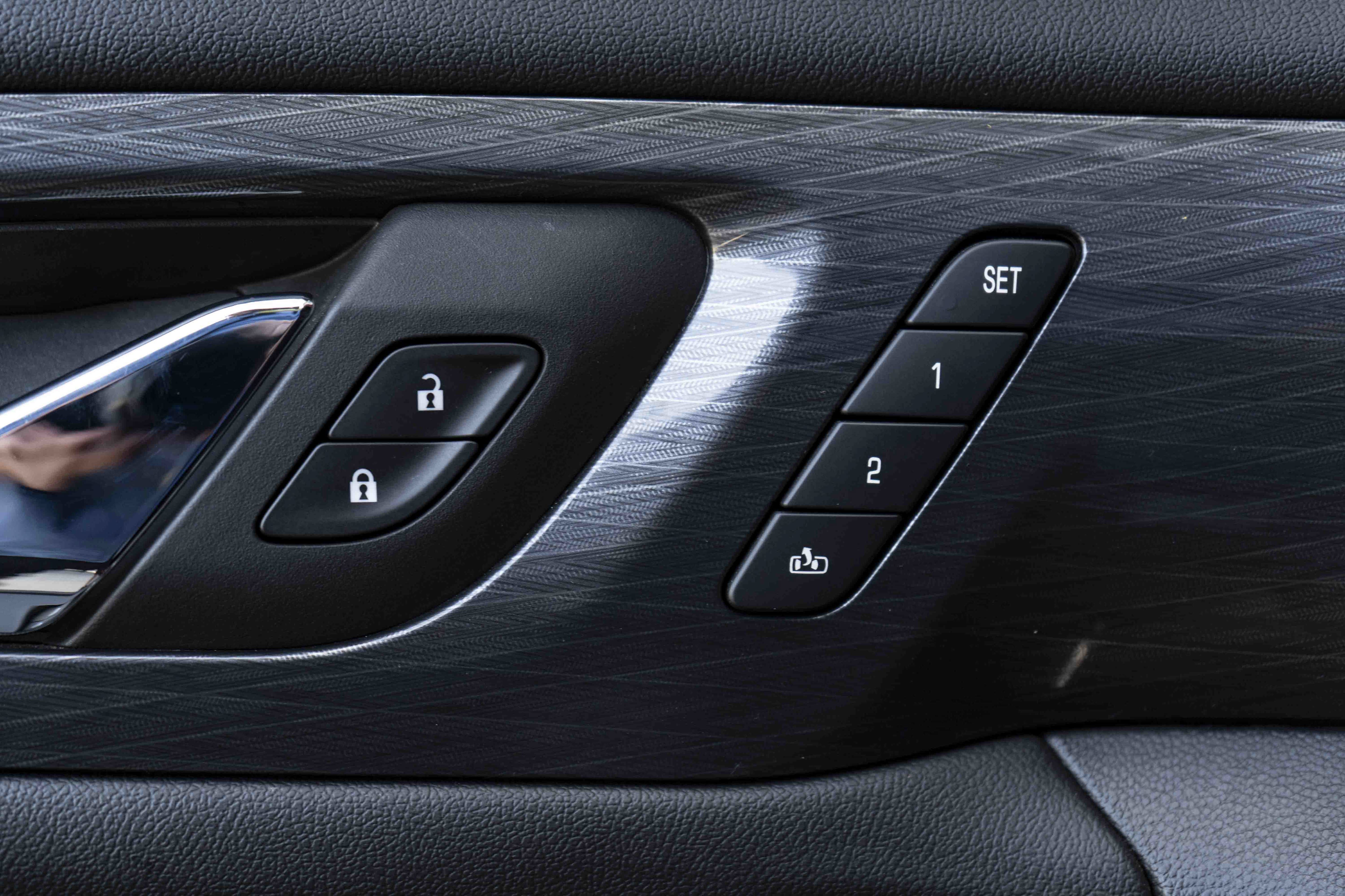 Used 2023 Chevrolet Traverse High Country w/ LPO, Floor Liner Package FWD image 41
