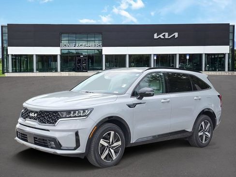 Certified 2023 Kia Sorento EX FWD image 2