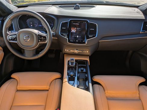 Certified 2024 Volvo XC90 B6 Ultimate w/ Lounge Package image 15