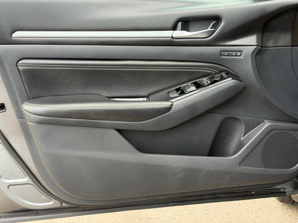 Used 2023 Nissan Altima AWD image 23