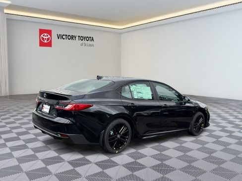 New 2026 Toyota Camry SE image 3