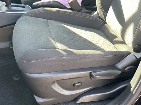 Certified 2022 Chevrolet Trax LS w/ Tint and Cruise Package image 18