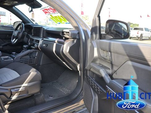 Used 2025 Toyota 4Runner 4WD image 17