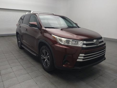 Used 2018 Toyota Highlander LE FWD image 13