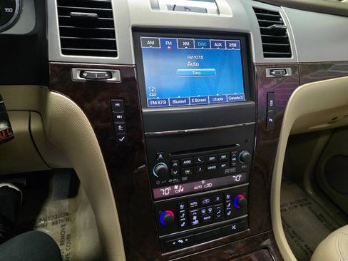 Used 2012 Cadillac Escalade Luxury RWD image 20