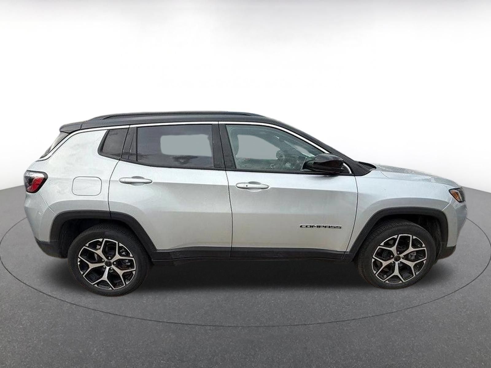 Used 2025 Jeep Compass Limited AWD/4WD image 10