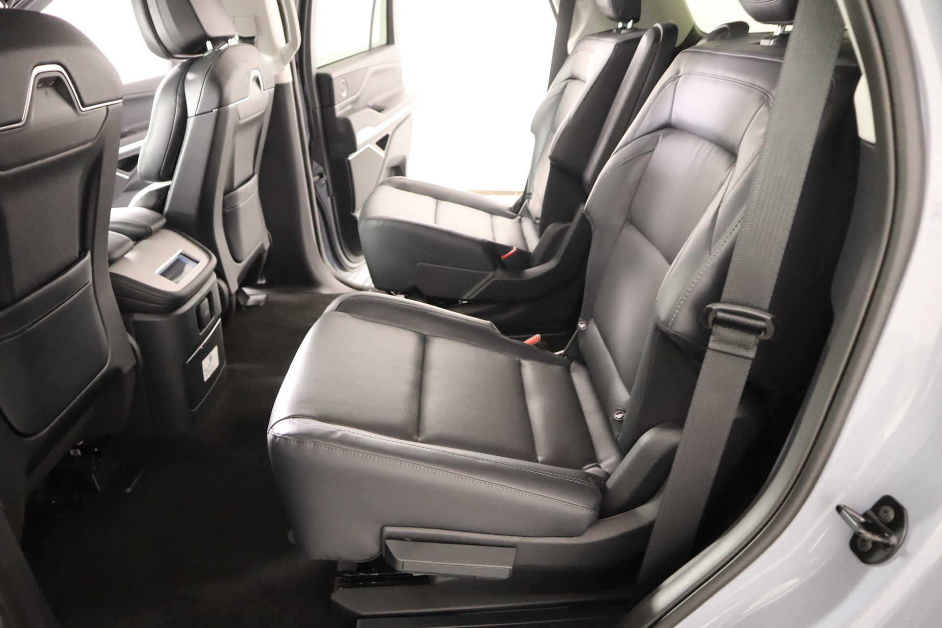New 2026 Lincoln Navigator Premiere AWD/4WD image 13