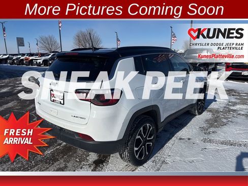 Used 2023 Jeep Compass Limited image 4