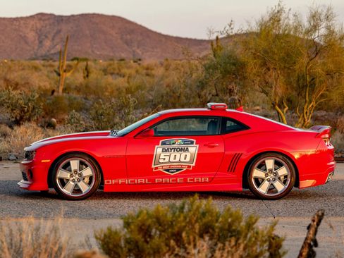 Used 2011 Chevrolet Camaro SS w/ LPO, Ground Effects Package image 5