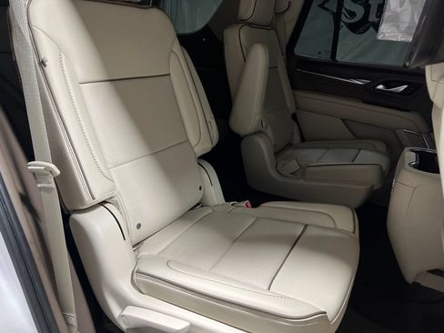 Used 2021 GMC Yukon Denali w/ LPO, Illumination Package RWD image 14