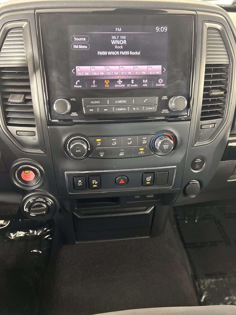 Used 2023 Nissan Titan SV AWD/4WD image 15