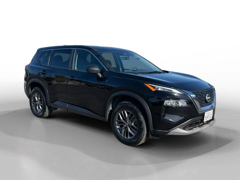 Used 2023 Nissan Rogue S image 7