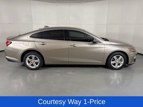 Used 2023 Chevrolet Malibu LT FWD image 12