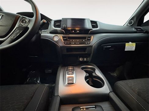 Used 2023 Honda Ridgeline Sport image 11