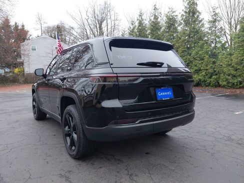 Used 2023 Jeep Grand Cherokee Altitude image 30