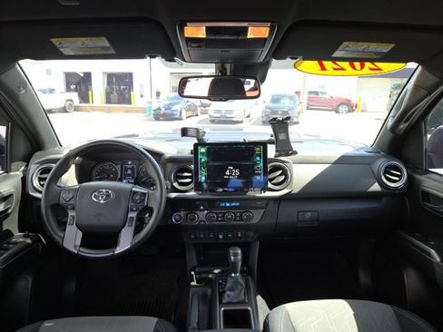 Used 2021 Toyota Tacoma TRD Sport w/ Technology Package AWD/4WD image 21