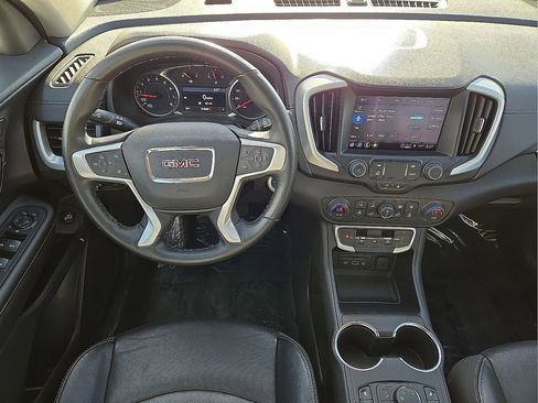 Used 2024 GMC Terrain SLT image 20