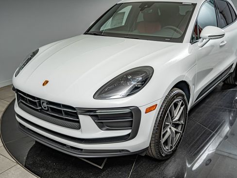 New 2026 Porsche Macan AWD/4WD image 17
