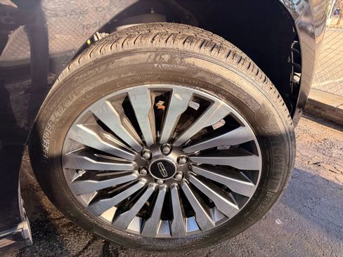 Used 2018 Lincoln Navigator L Reserve w/ Technology Package image 58