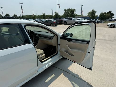 Used 2018 Volkswagen Passat 2.0T S FWD image 23