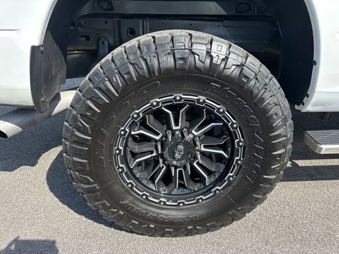 Used 2017 RAM 2500 SLT AWD/4WD image 14