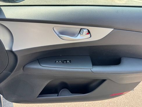 Used 2023 Kia Forte LXS w/ LXS Technology Package FWD image 30