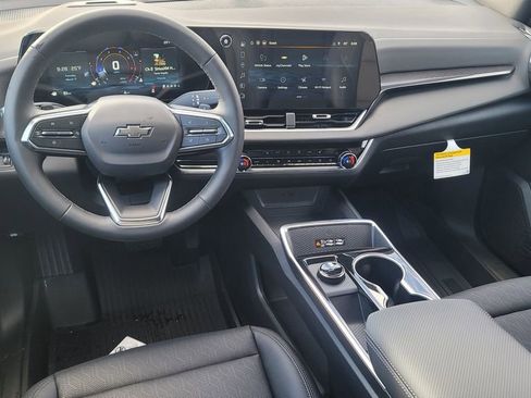 New 2026 Chevrolet Equinox LT w/ Convenience Package II image 22