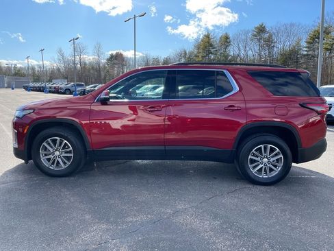 Used 2023 Chevrolet Traverse LT image 3