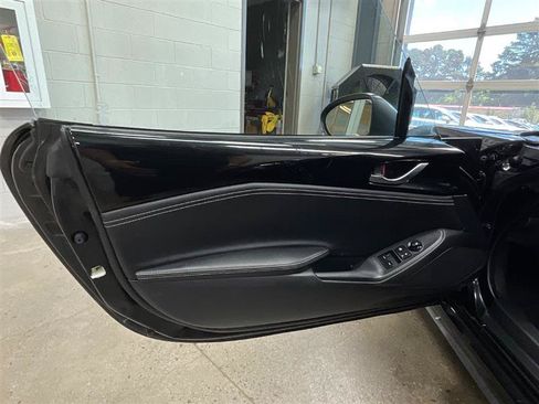 Used 2024 MAZDA MX-5 Miata RF Grand Touring RWD image 10